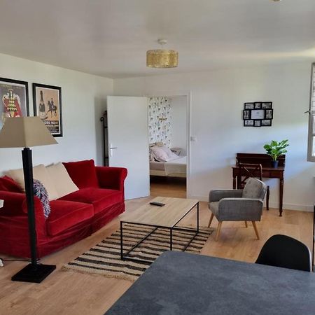 Location Saisonniere Appartement Situe A Сомюр Экстерьер фото